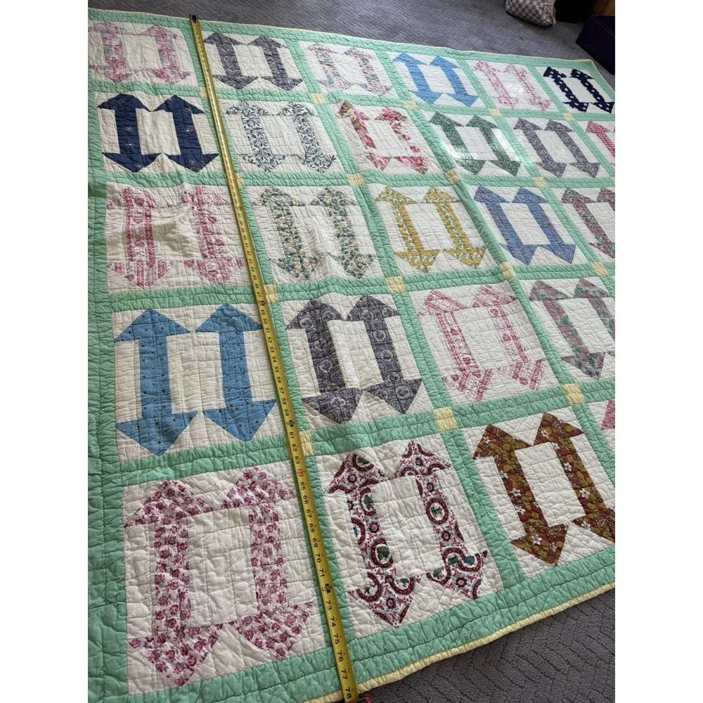Vintage Hand Quilted Double Arrow Pattern Quilt 78x86 Feedsack c.1940s